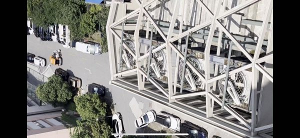 广禾配资 医院机房四台鼓风机正对居民楼，日夜轰鸣居民饱受噪声煎熬